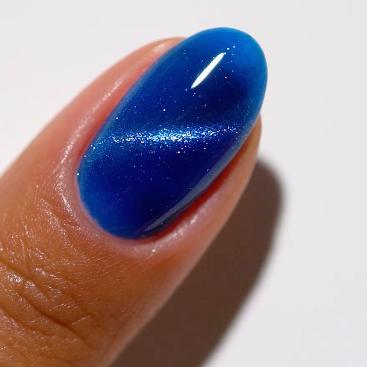 DND DC Cat Eye 9D Gel Polish  #04 Galactic Sapphire